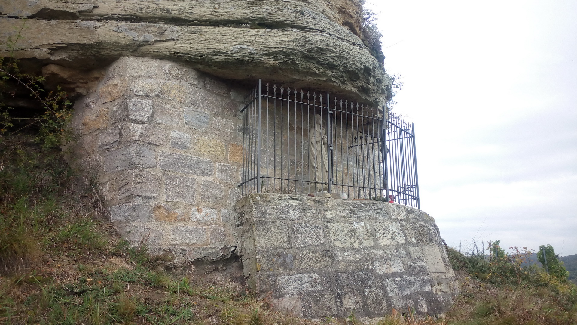 Iphofen Marienfigur im Weinberg